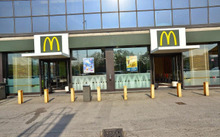 Mcdonald's outside