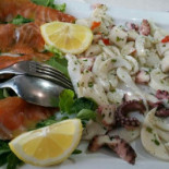 Lo Scoglio food