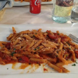 Lo Scoglio food