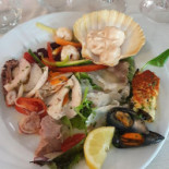 Lo Scoglio food