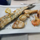 Lo Scoglio food