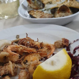 Lo Scoglio food