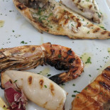 Lo Scoglio food