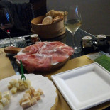 Vinoteca Modena food