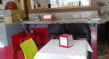 Pizzeria Robby inside