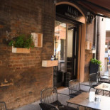 Manà Modena Exterior