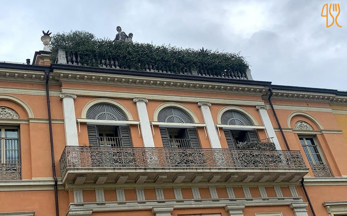 Elio Park Exterior