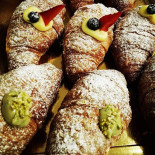 Loro Di Napoli food