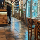 La Bodega Argentina Dentro