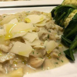 Bellavita Pizzeria food