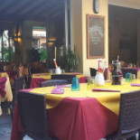 Bellavita Pizzeria inside