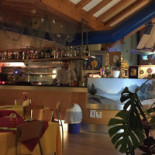 Bellavita Pizzeria inside