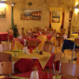 Bellavita Pizzeria inside