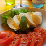 Bellavita Pizzeria food