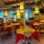 Bellavita Pizzeria inside