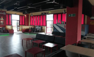 Mc Ryan's inside