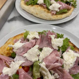 Pizzeria La Pignatta food