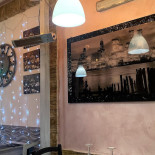 I Cugini Pizza Burger inside