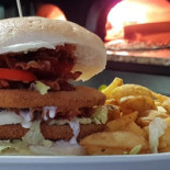 I Cugini Pizza Burger food