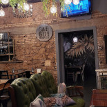 Cargo Burger Lab Dentro
