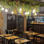 Cargo Burger Lab Dentro