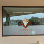 Ronald Pizza Extérieur