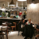 Nostro Pizzeria Casal Palocco À l'intérieur