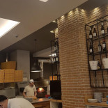 Pizzeria La Nuova Italia Fratelli Barretta inside