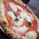 Pizzeria La Nuova Italia Fratelli Barretta food