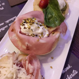 Pizza Prestige food