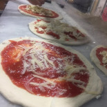 Mozzarella E Basilico Quarto (na) Comida