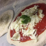 Mozzarella E Basilico Quarto (na) Comida