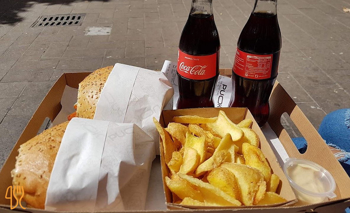 Puok (vomero) Comida