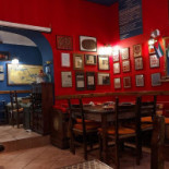 Amir À l'intérieur