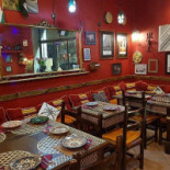 Amir À l'intérieur