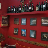Amir À l'intérieur