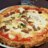 Pizza Gallery food