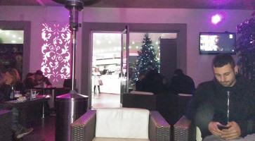 De Vivo Tabaccheria Elfbar Point outside