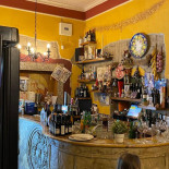 Trattoria Napoletana Cicerenella inside