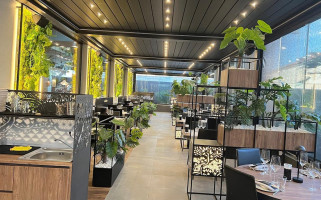 Sushi Zero inside