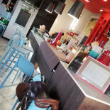 Rouge Nova À l'intérieur