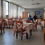 Giovanni Junior inside