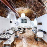Kalispera À l'intérieur