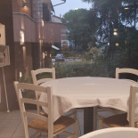Ada À l'intérieur