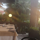 Ada À l'intérieur