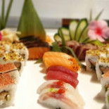 Mama Sushi food