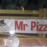 Mr. Pizza outside