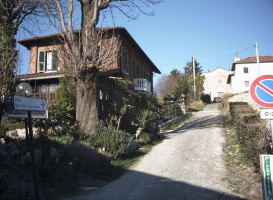I Tre Moschettieri outside