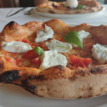 Pizzeria Maxim food