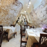 La Reggia inside